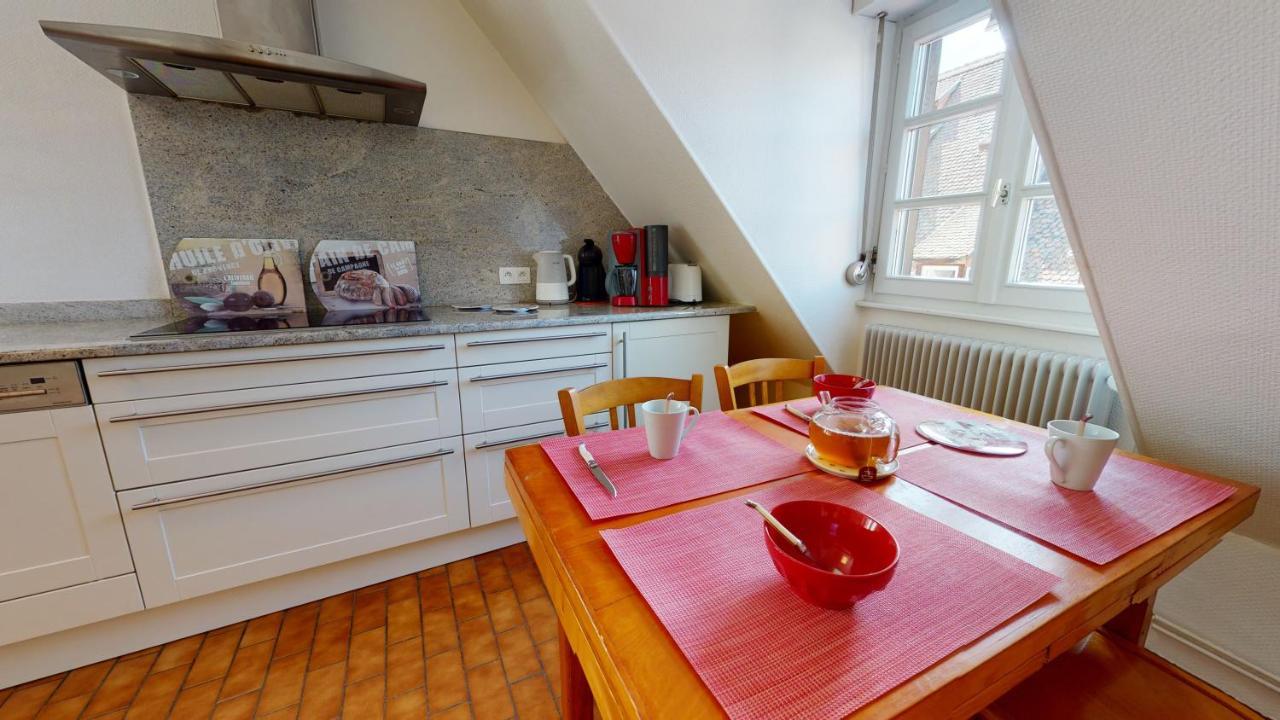 Aux Bijoux De Colmar - Le Saphir - 1 Parking Gratuit Apartment Bagian luar foto